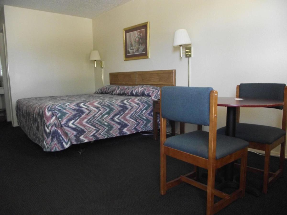 Glen Rose Inn & Suites Zewnętrze zdjęcie