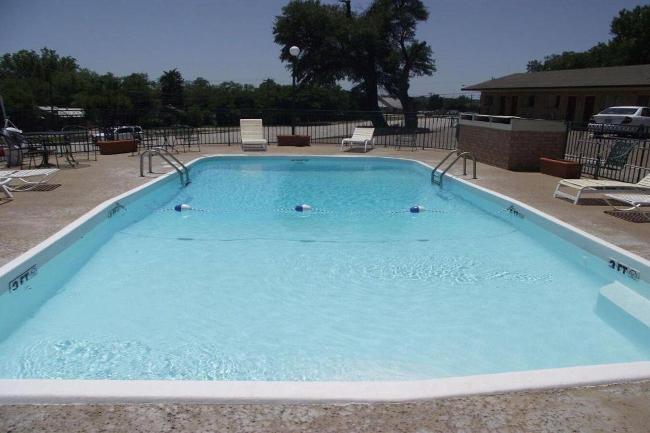 Glen Rose Inn & Suites Zewnętrze zdjęcie