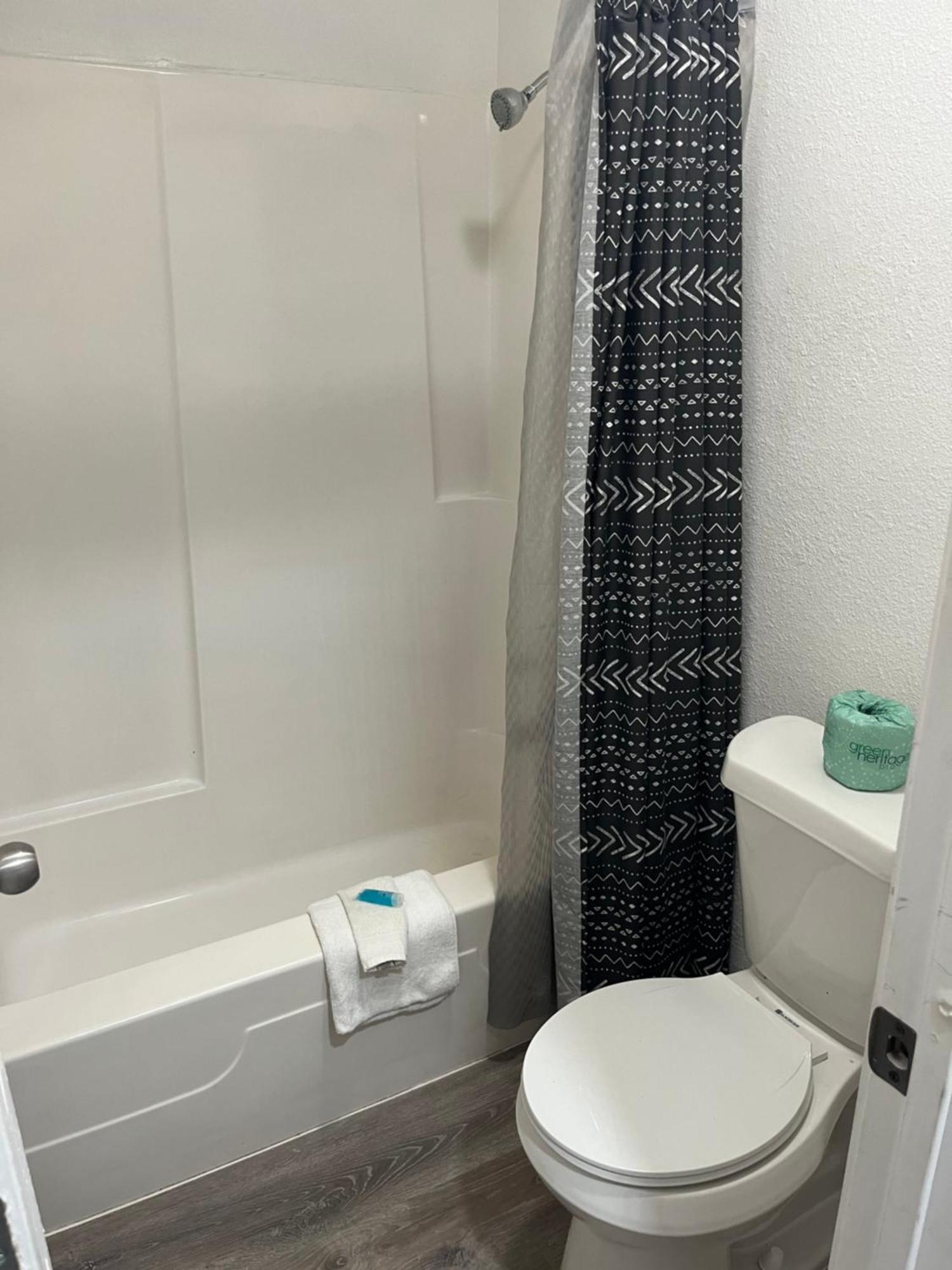 Glen Rose Inn & Suites Zewnętrze zdjęcie
